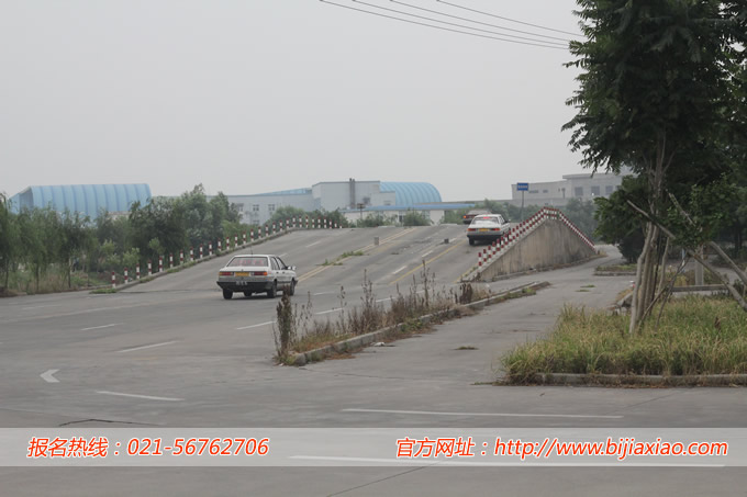 ��½��У��Ŀ��·���ᳵ��֪