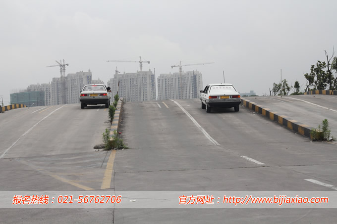 �Ϻ���½��У��Ŀ��·��ͨ����������վ��֪